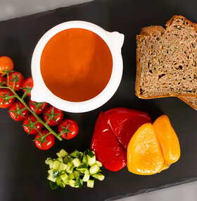 Erfrischend, würzig, sommerlich – unsere Gazpacho-Suppe